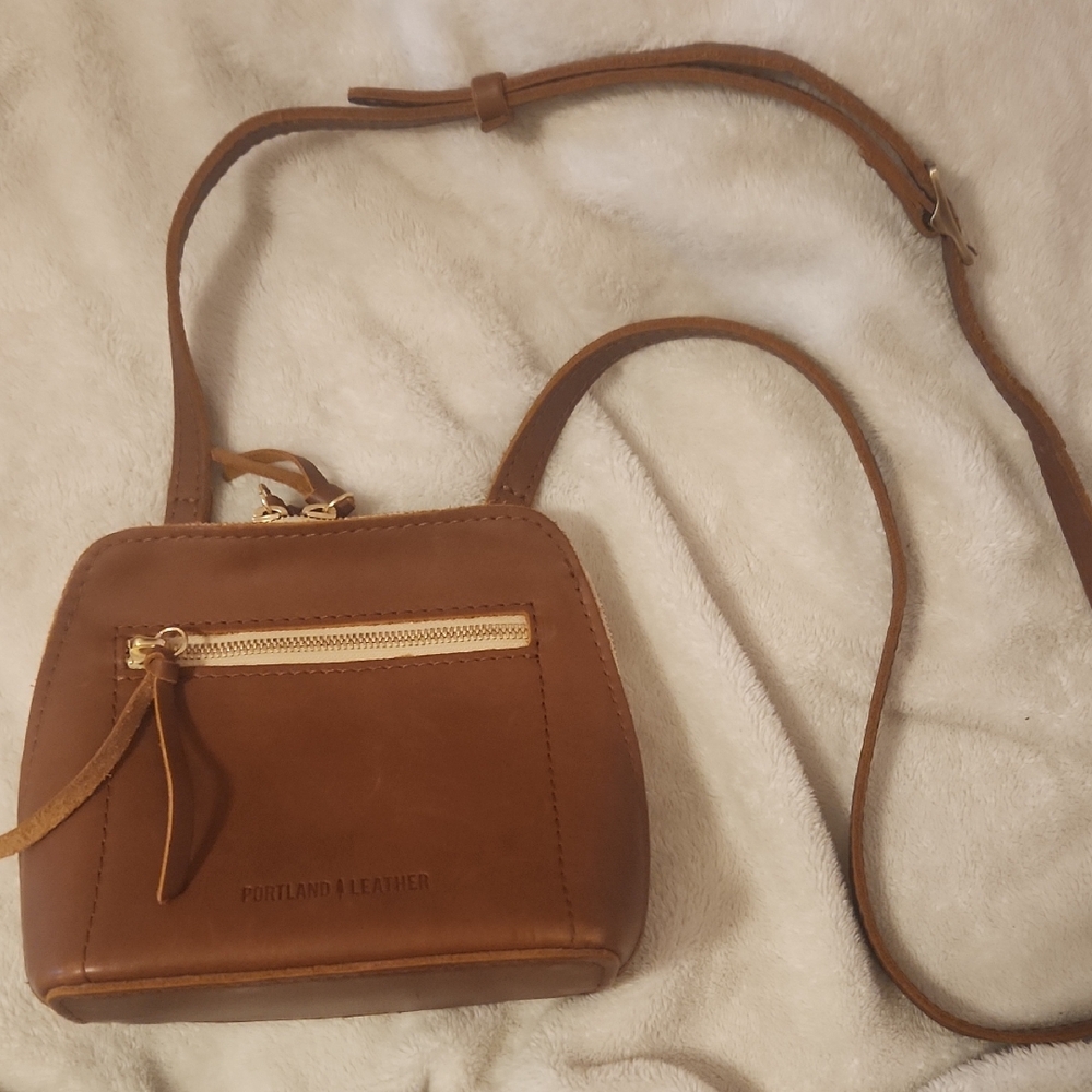 Portland Leather Tan Crossbody Bag with Gold Accent